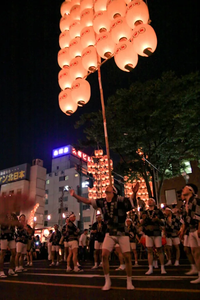 Heading up, Kanto Matsuri, Akita, Japan