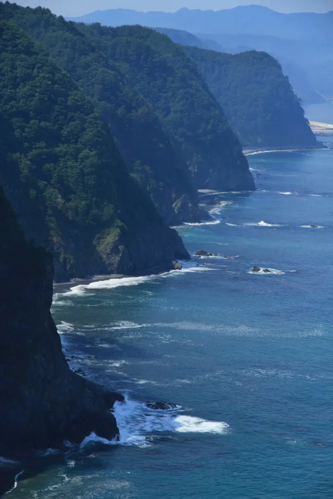 Michinoku Coastal Trail - Tanohata Unosu Cliff