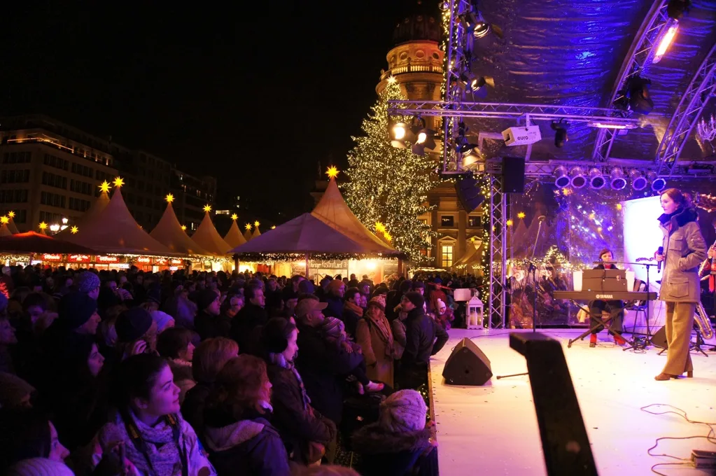 Gendarmenmarkt Christmas Market entertainment, Berlin