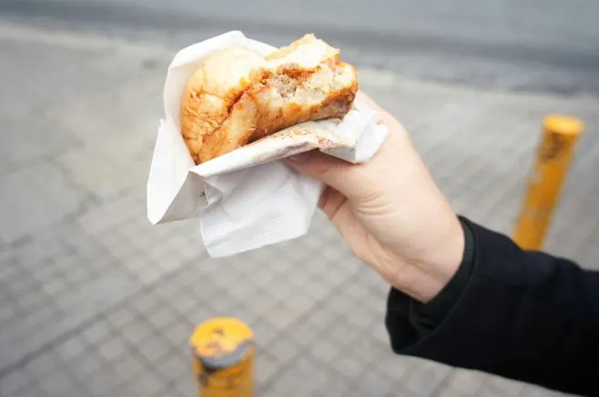 Things to do in Istanbul - Wet burger