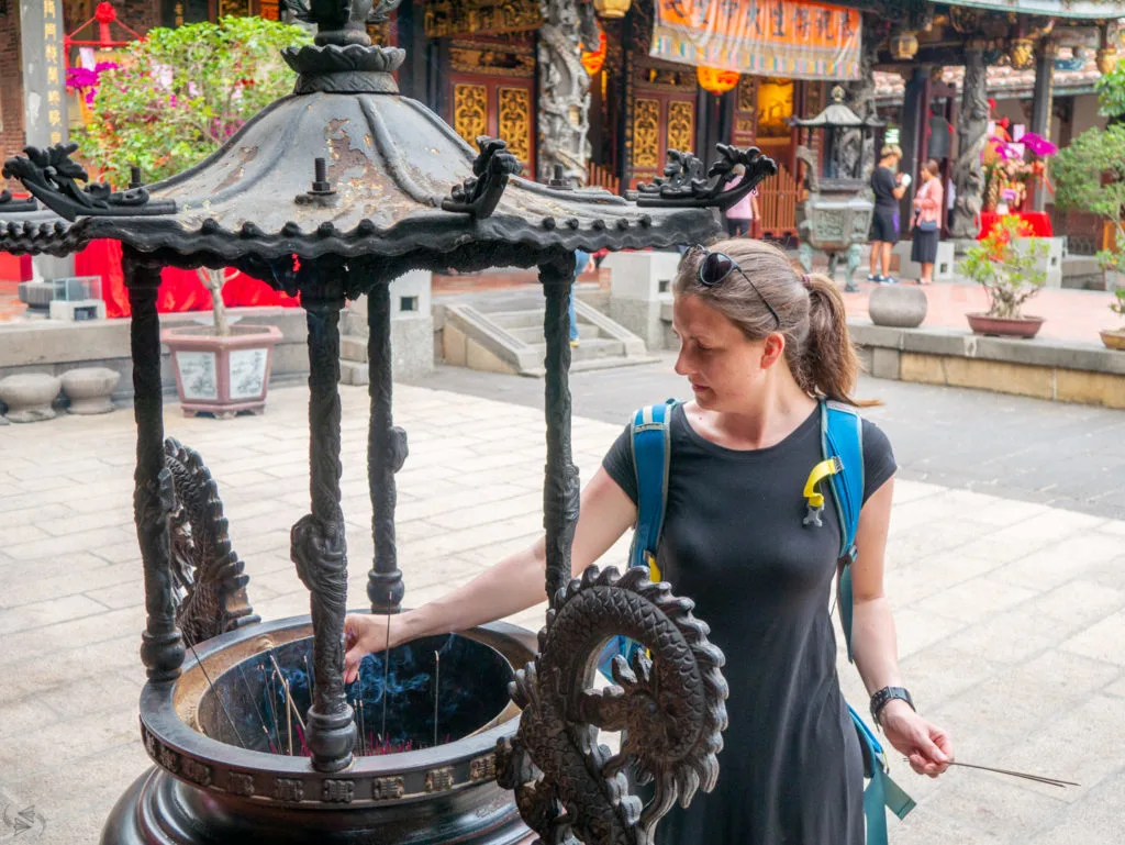 Praying at Baoan Temple Taipei.