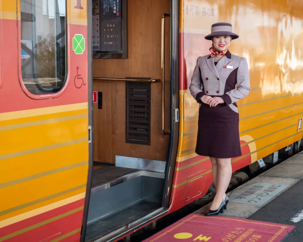 iyonada monogatari sightseeing train