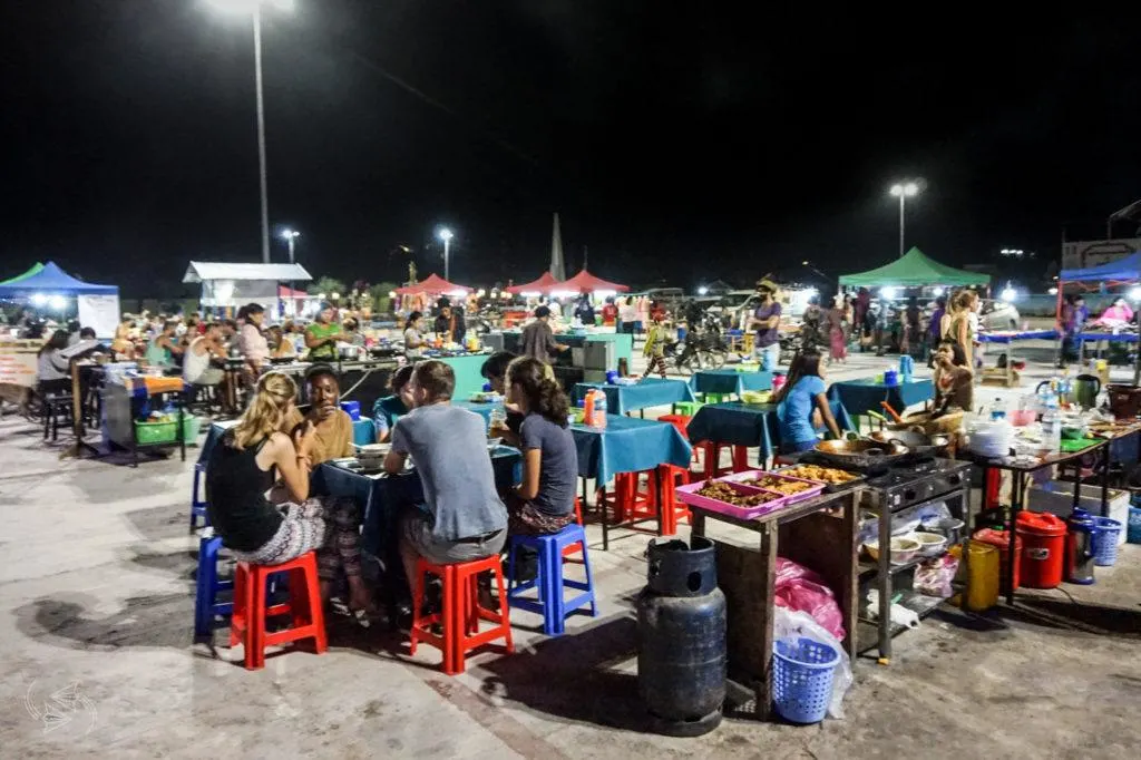 night market nyaungshwe inle lake myanmar